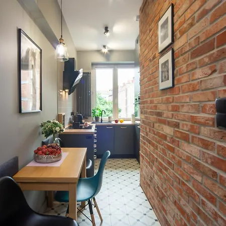 Apartment Maya's Flats & 60 - Bridge