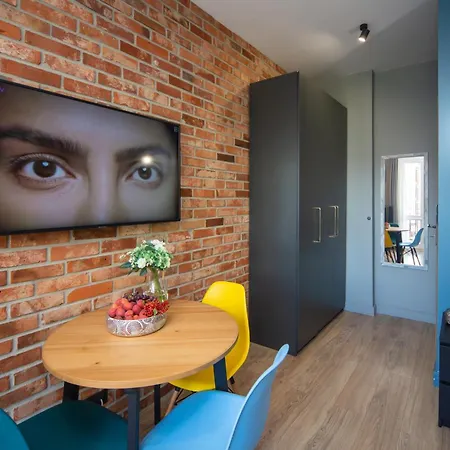 Maya's Flats & 60 - Bridge Apartman