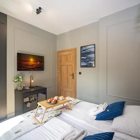 Maya's Flats & 60 - Bridge Apartman *