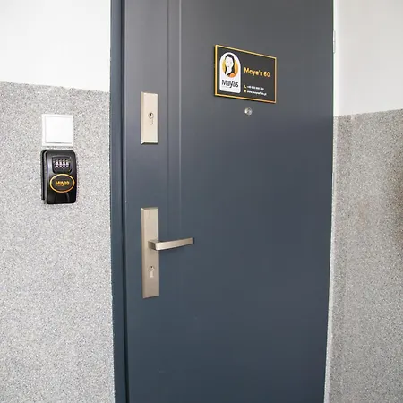 Maya's Flats & 60 - Bridge Apartman *