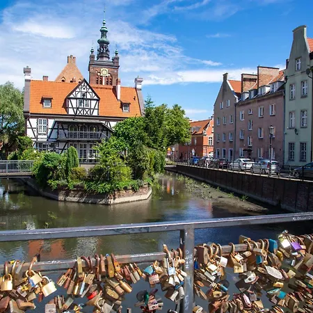 Apartment Maya's Flats & 60 - Bridge