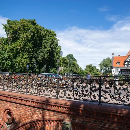 Maya's Flats & 60 - Bridge *