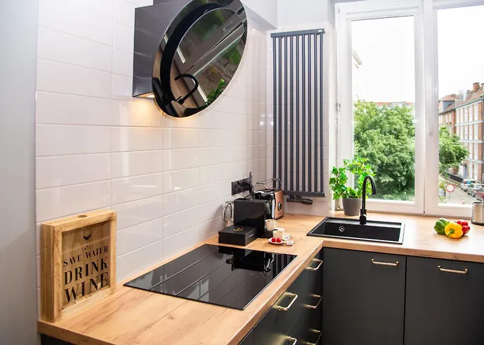 Apartment Maya's Flats & 60 - Bridge