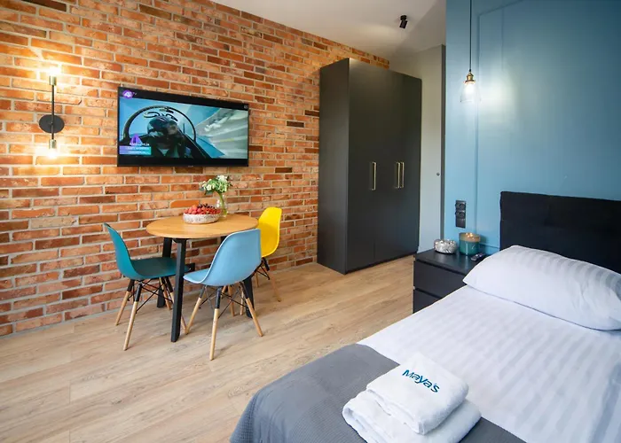 Apartment Maya's Flats & 60 - Bridge