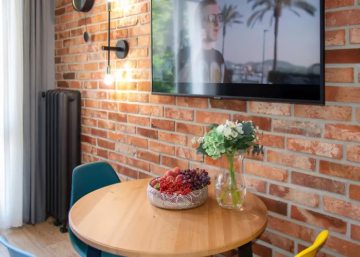 Apartment Maya's Flats & 60 - Bridge *