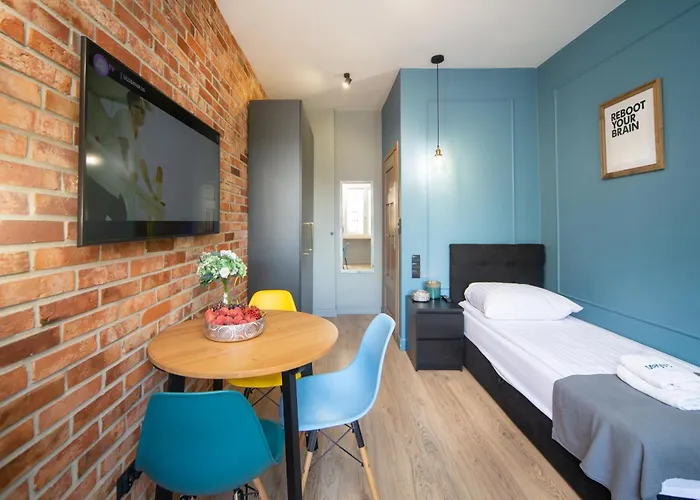 Maya's Flats & 60 - Bridge