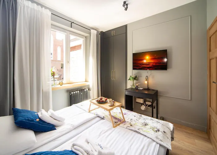 Maya's Flats & 60 - Bridge *