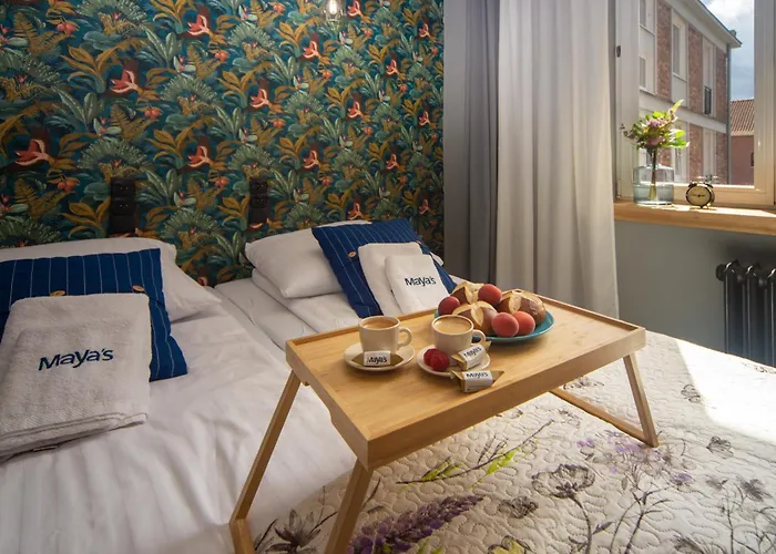 Apartment Maya's Flats & 60 - Bridge