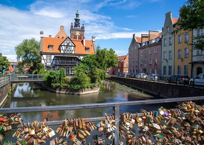 Apartment Maya's Flats & 60 - Bridge