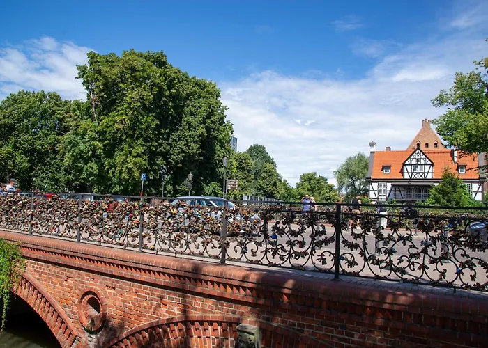 Maya's Flats & 60 - Bridge *